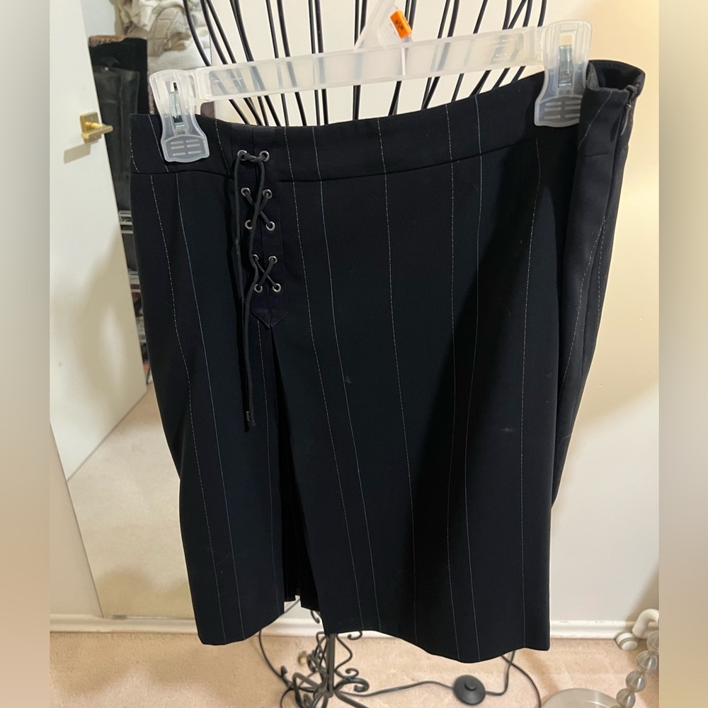 Chic Black Pinstripe Pencil Skirt